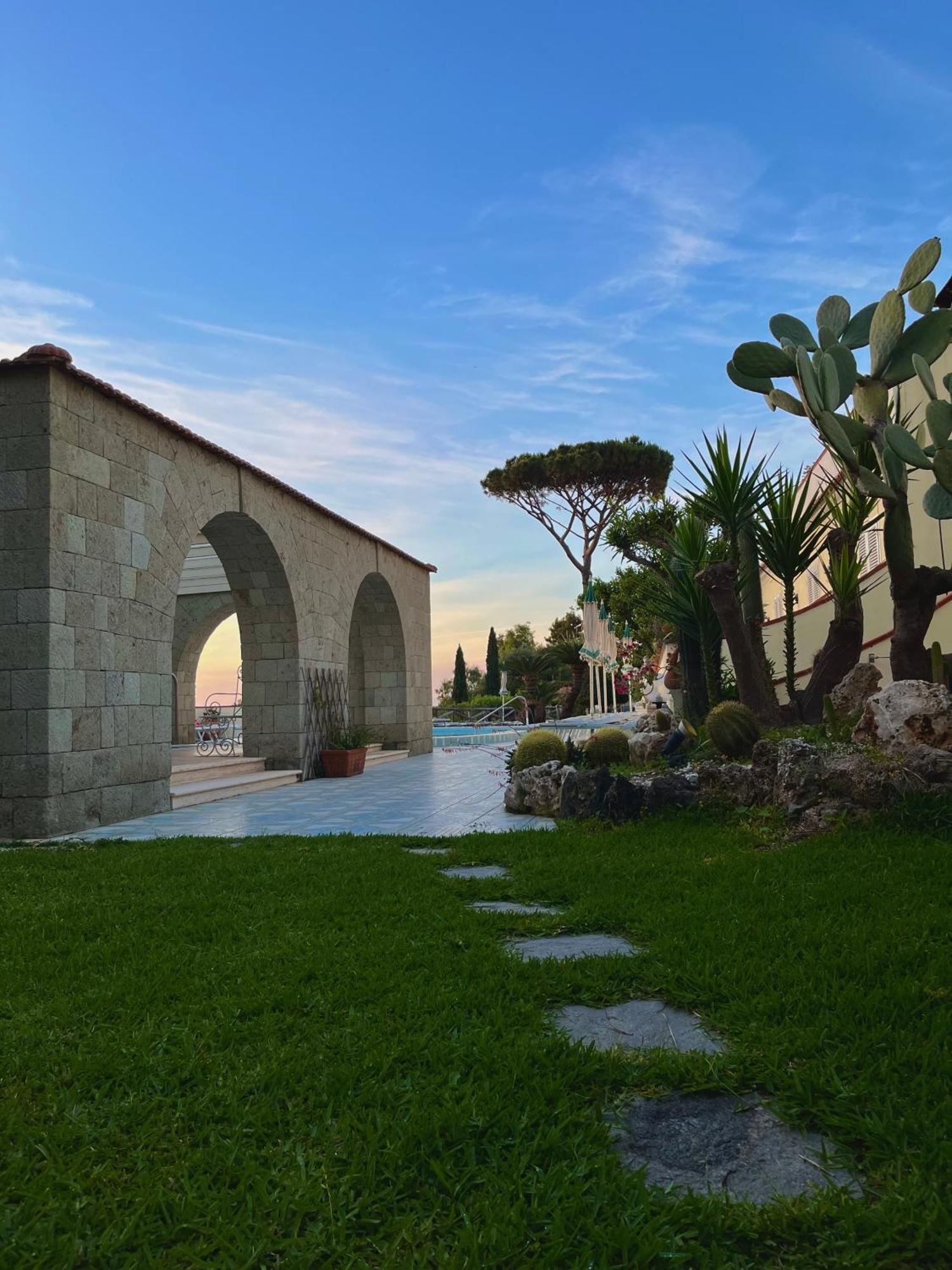 Resort Villa Flavio Casamicciola Terme ภายนอก รูปภาพ